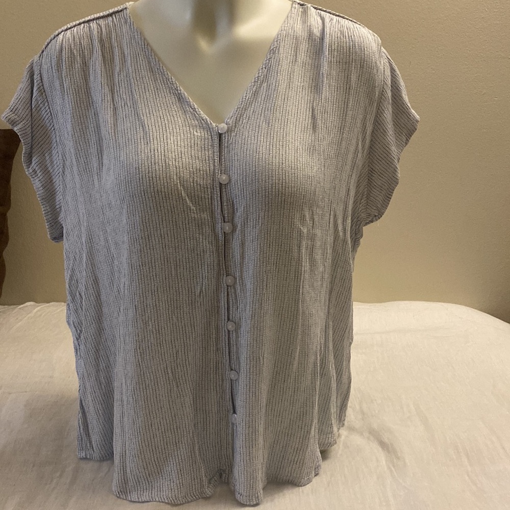 Liz Claiborne Light Gray White and Blue Blouse